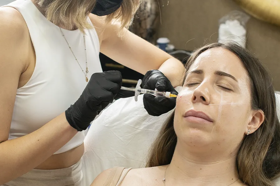 Uso del ecógrafo para identificar el plano anatómico antes de infiltrar